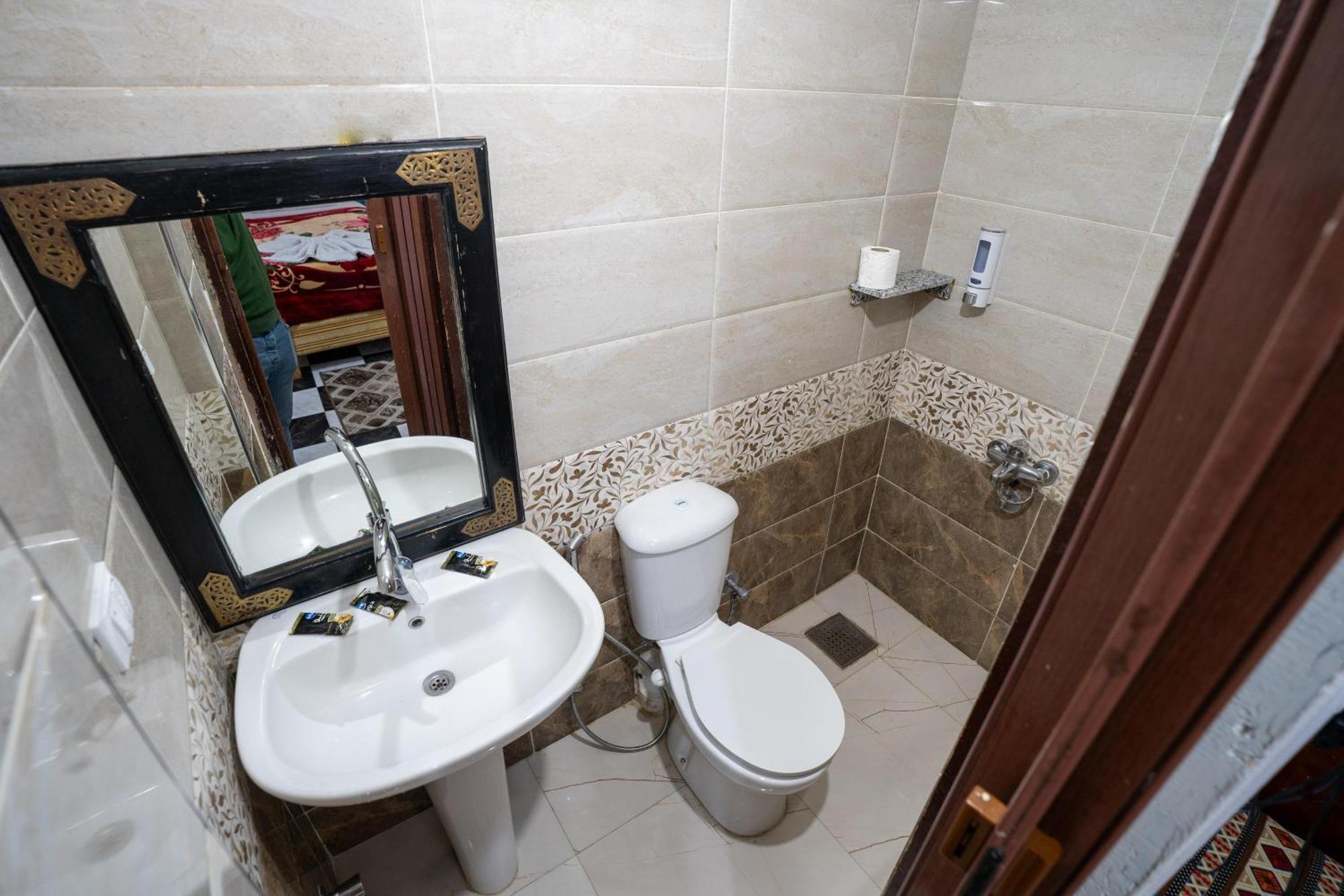 Venus Hotel Luxor 日本人 大歓迎 Eksteriør bilde